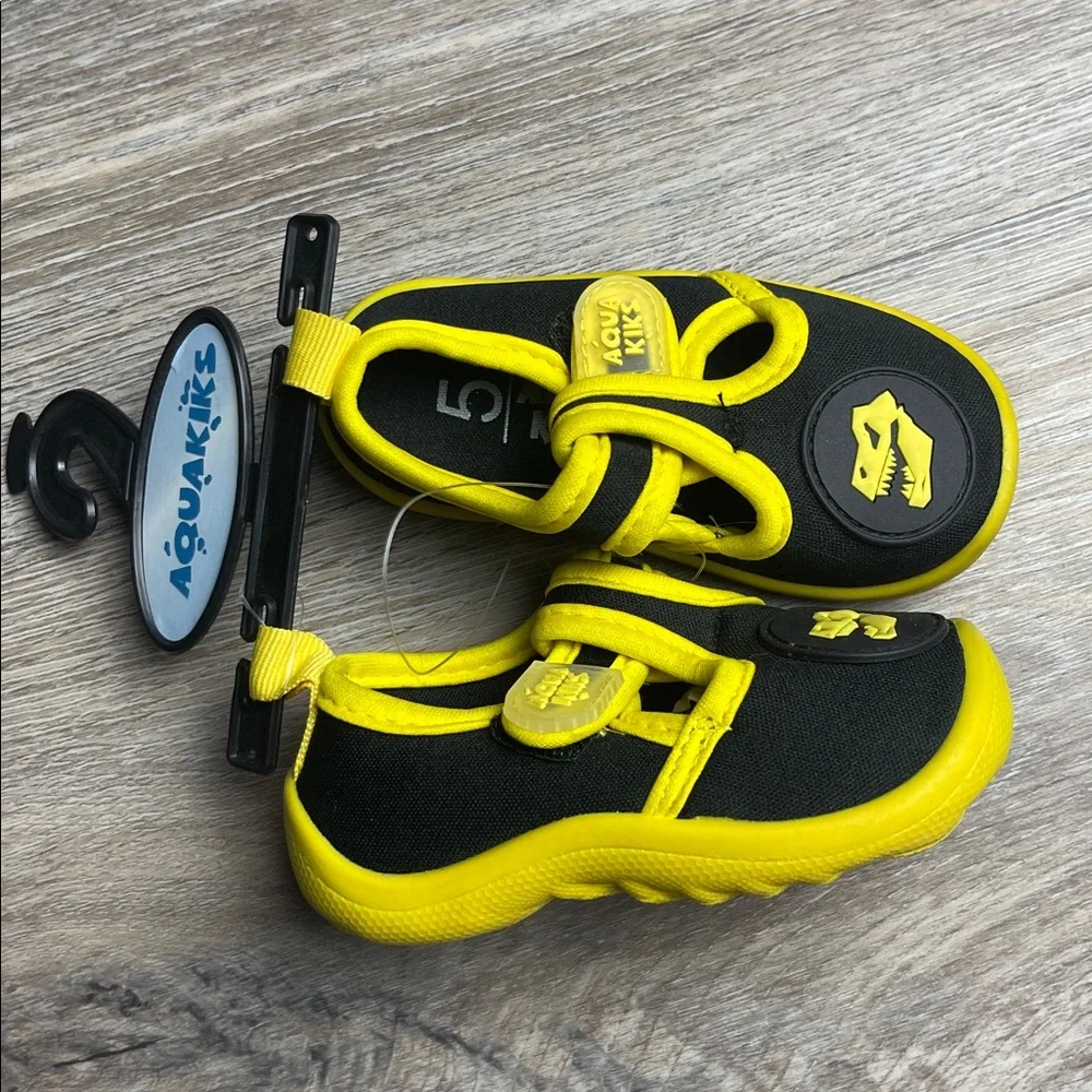 Kids Black and Yellow Dinosaur Water Shoes Size 5